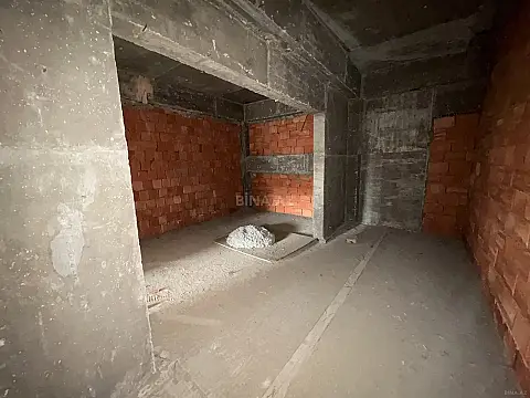 Satılır 1 otaqlı mənzil 93.7 m²