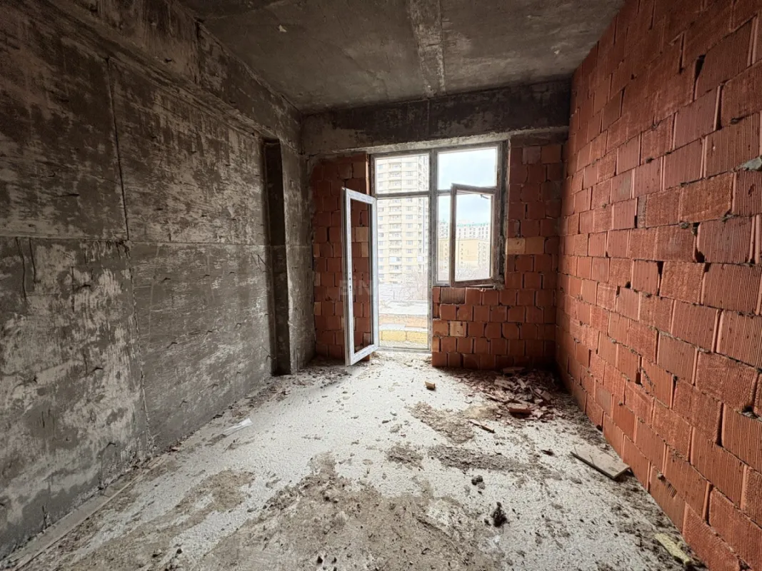 Satılır 2 otaqlı mənzil 87.6 m²