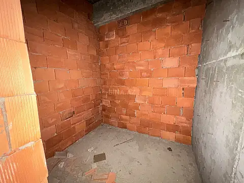 Satılır 2 otaqlı mənzil 87.6 m²