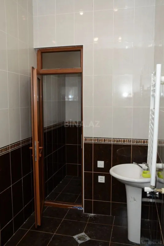 Satılır 8 otaqlı həyət evi 290 m²