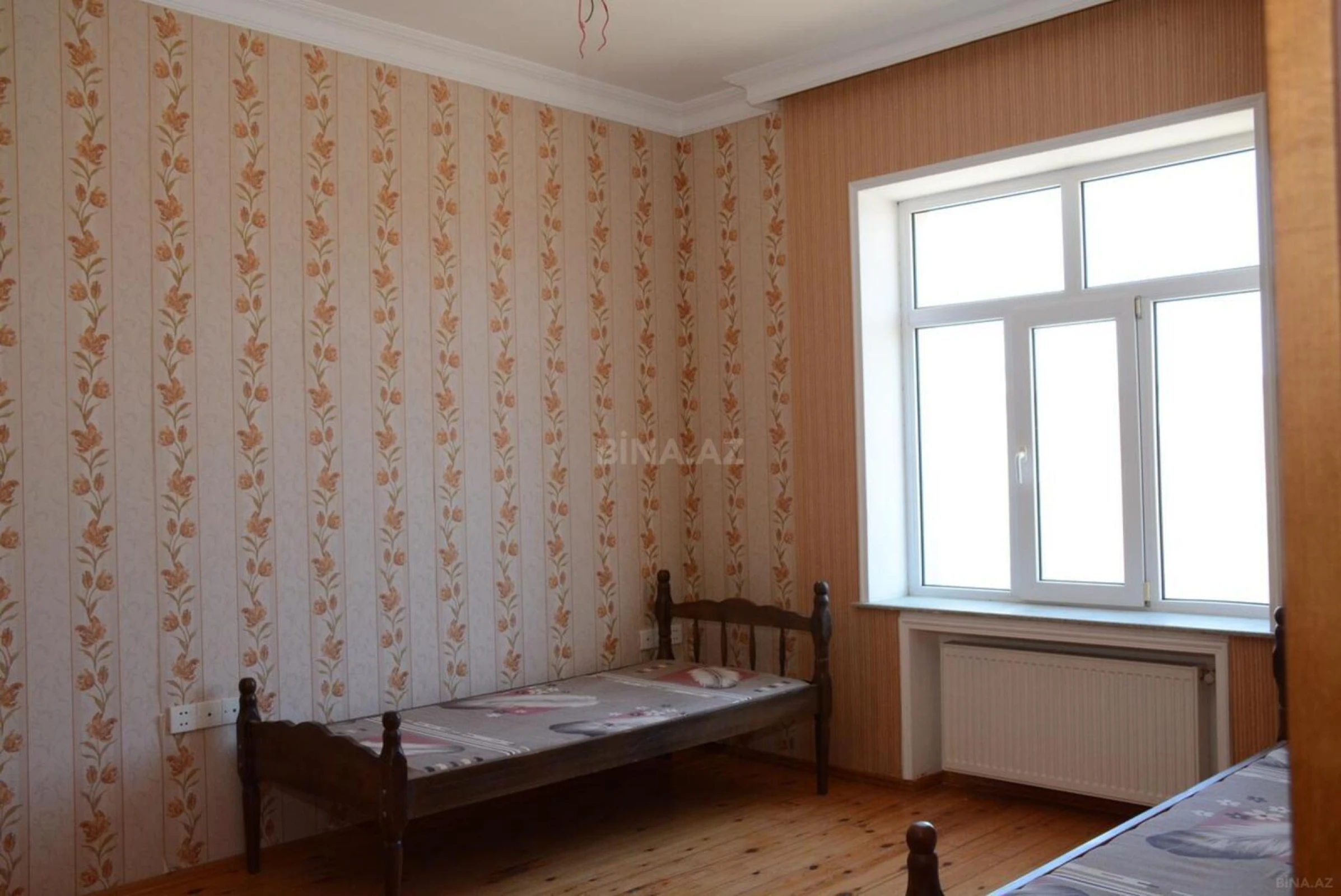 Satılır 8 otaqlı həyət evi 290 m²