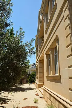 Satılır 8 otaqlı həyət evi 290 m² — Bakı, Badamdar 8 otaq 290.00 m²