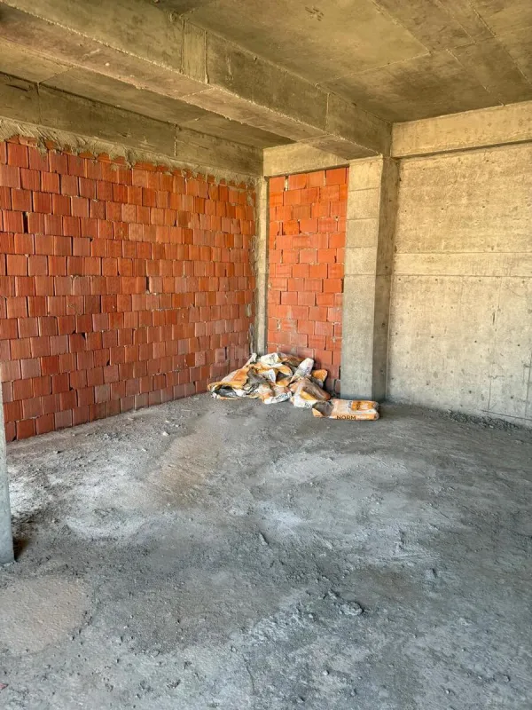 Satılır 2 otaqlı mənzil 86 m²