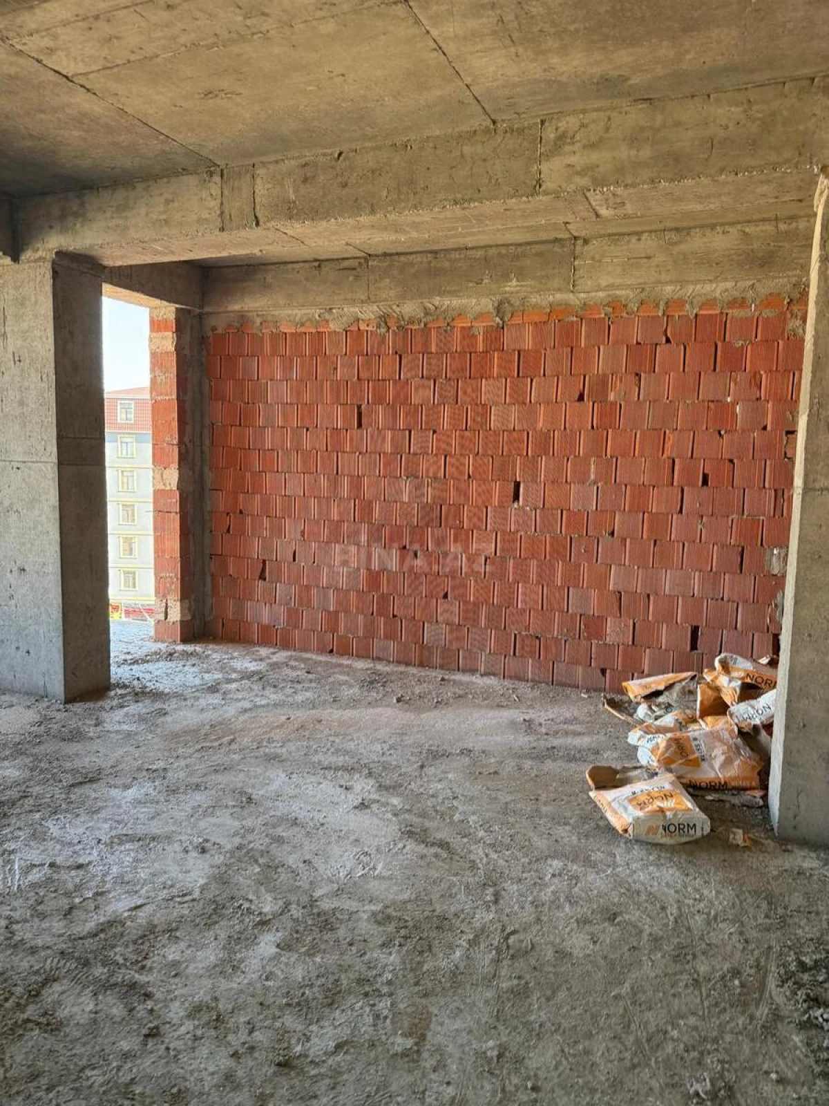 Satılır 2 otaqlı mənzil 86 m²