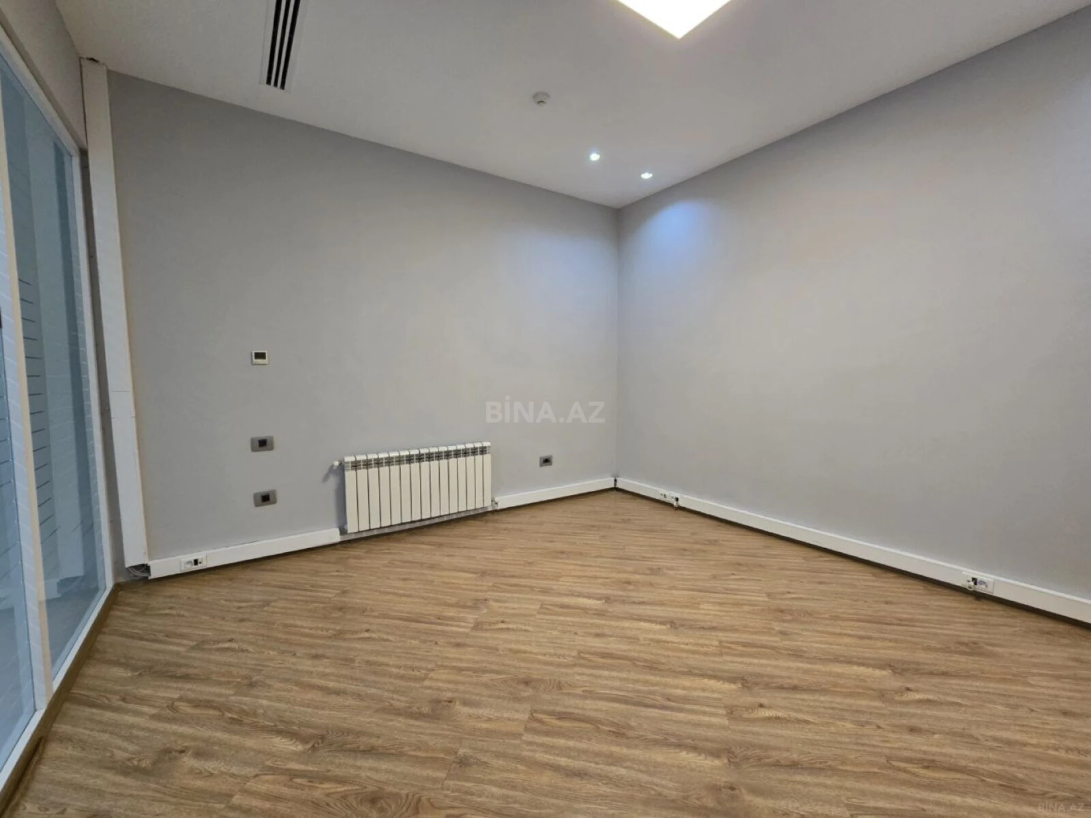 Kirayə verilir 5 otaqlı ofis 202 m²