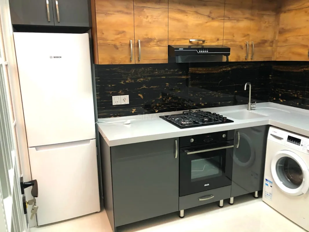 Satılır 2 otaqlı mənzil 60 m²