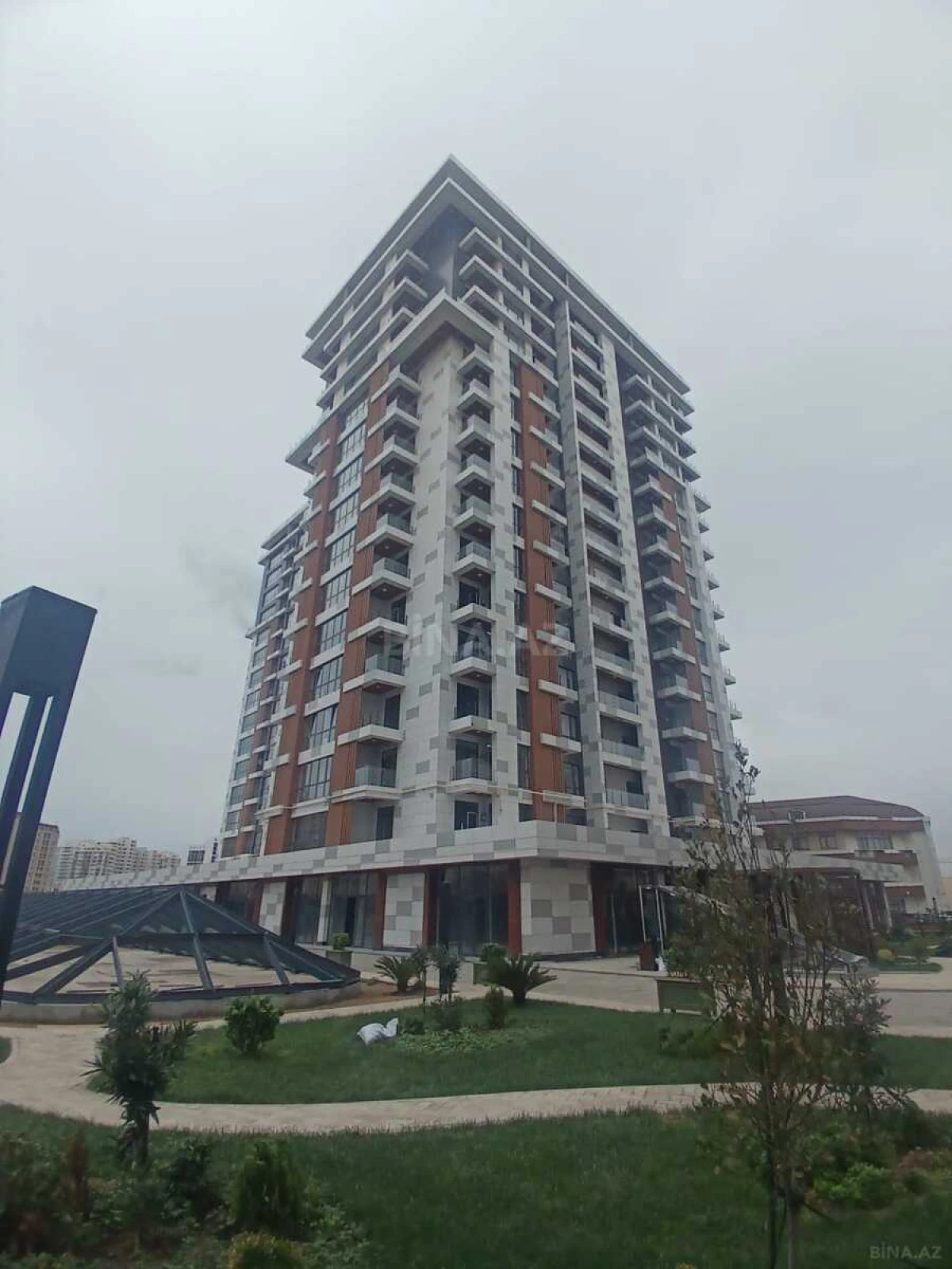 Satılır 2 otaqlı mənzil 66 m²