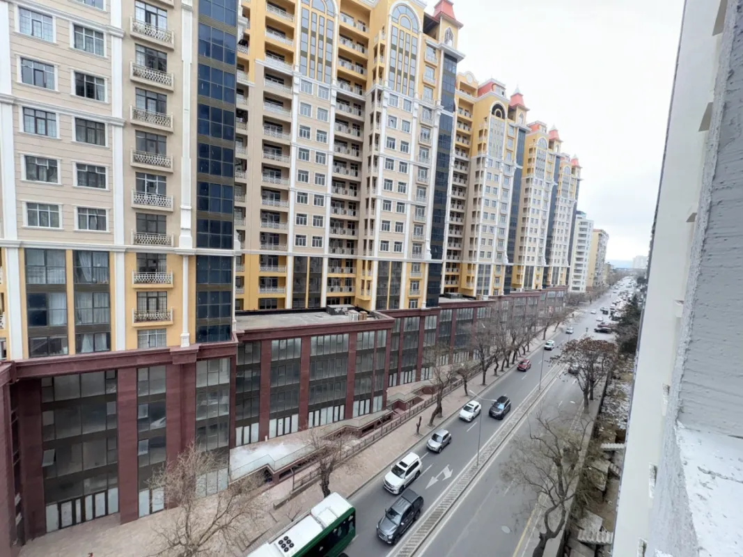 Satılır 3 otaqlı mənzil 139.3 m²