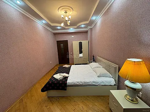 Satılır 2 otaqlı mənzil 117 m²