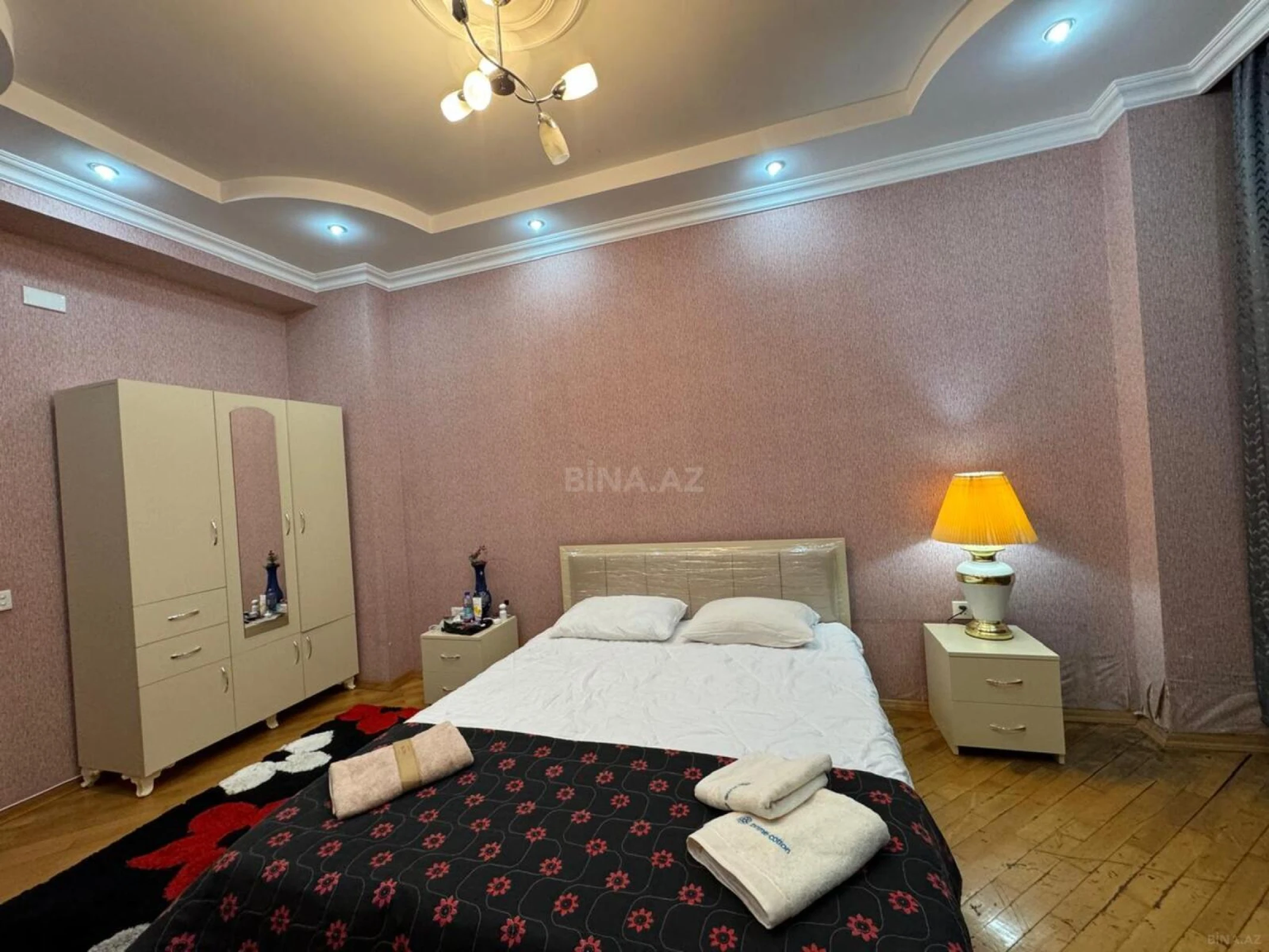 Satılır 2 otaqlı mənzil 117 m²