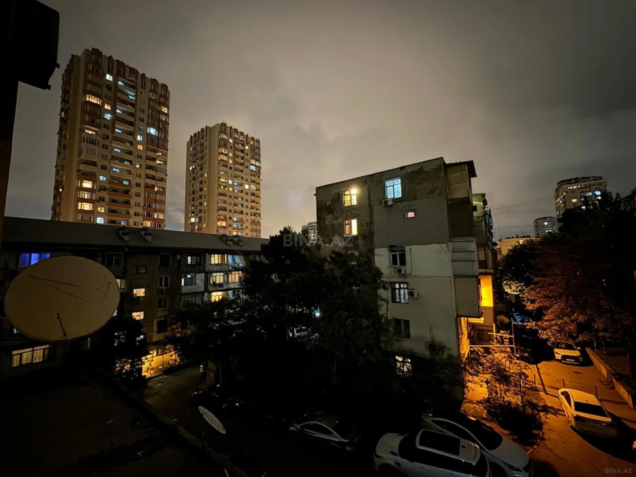 Satılır 2 otaqlı mənzil 117 m²