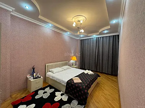 Satılır 2 otaqlı mənzil 117 m²