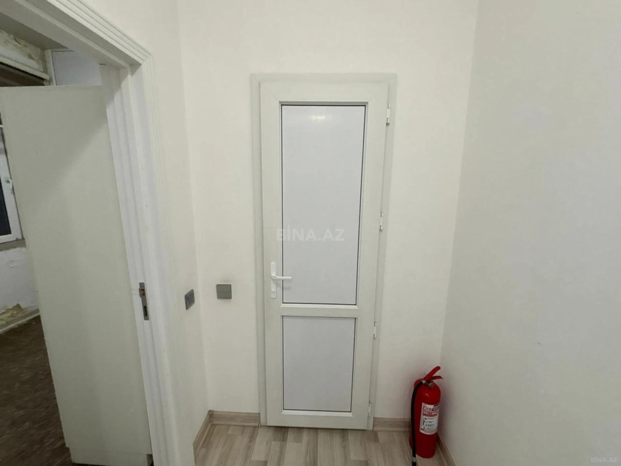 Kirayə verilir 3 otaqlı ofis 125 m²
