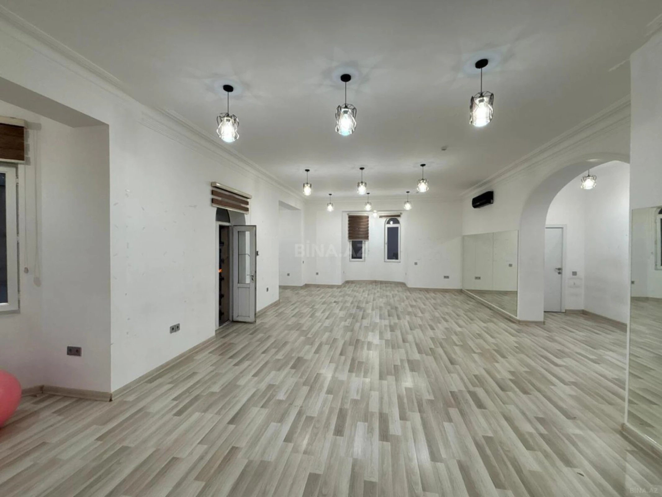 Kirayə verilir 3 otaqlı ofis 125 m²