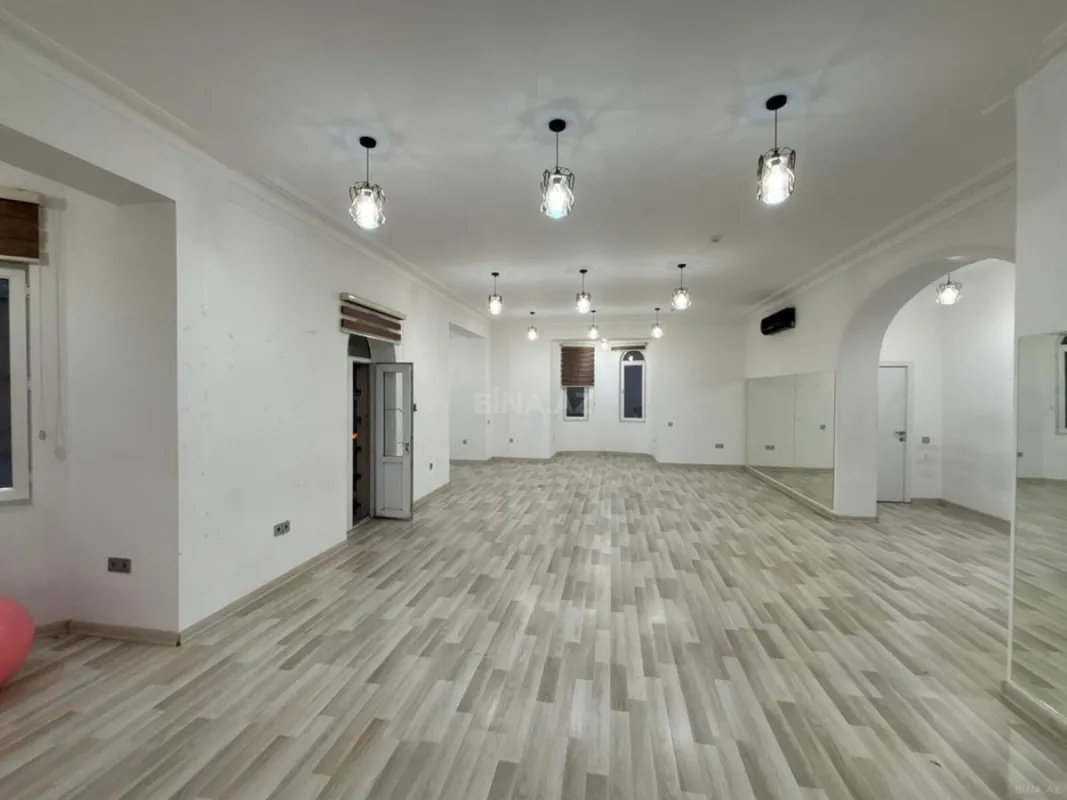 Kirayə verilir 3 otaqlı ofis 125 m²