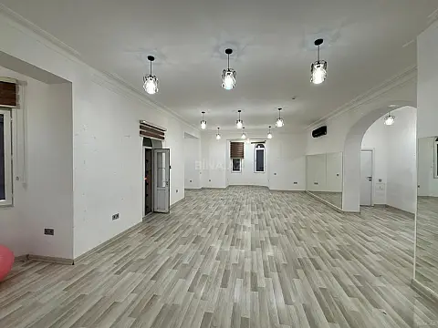 Kirayə verilir 3 otaqlı ofis 125 m²
