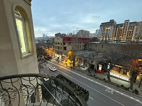 Kirayə verilir 3 otaqlı ofis 125 m²