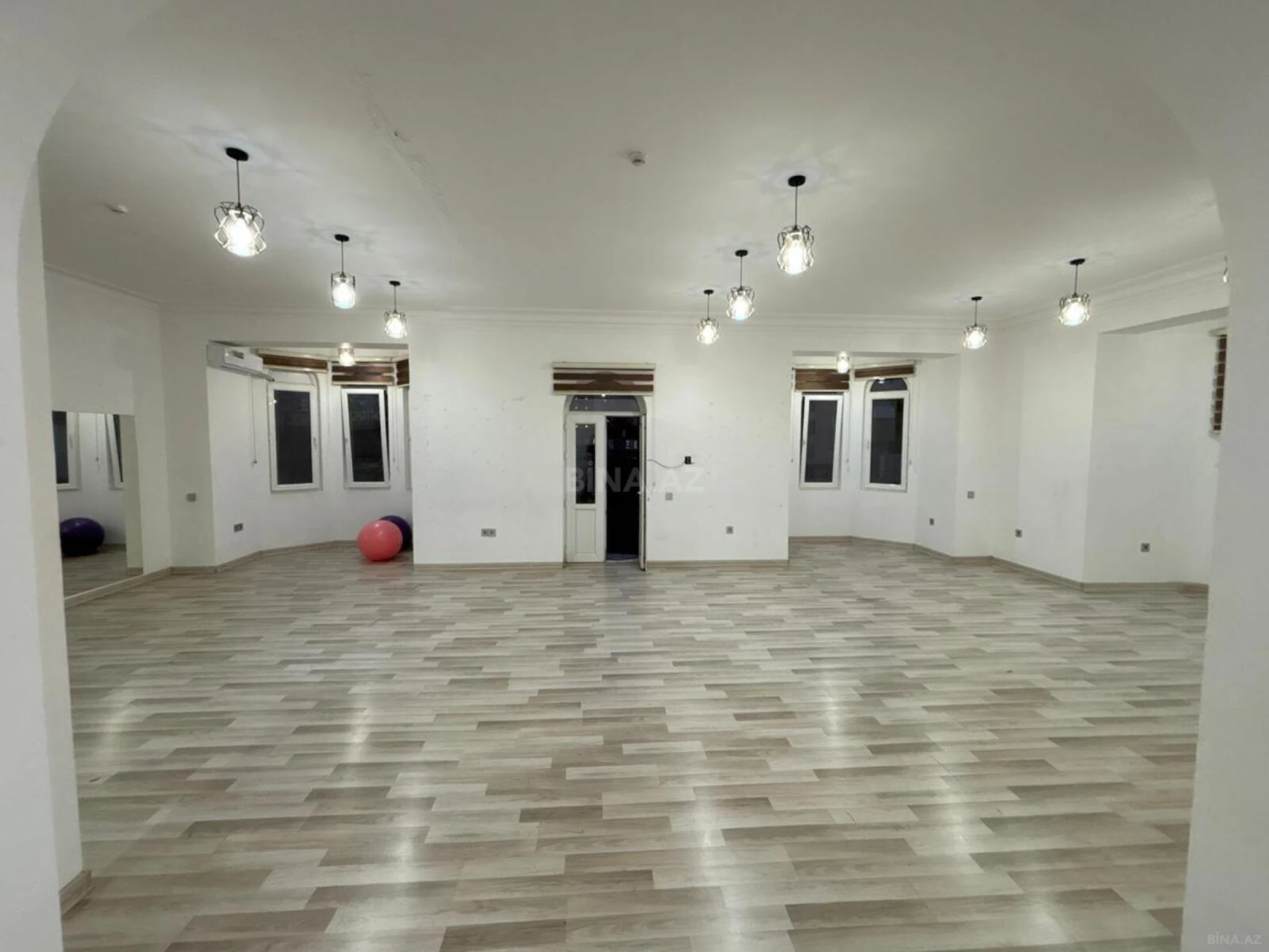 Kirayə verilir 3 otaqlı ofis 125 m²