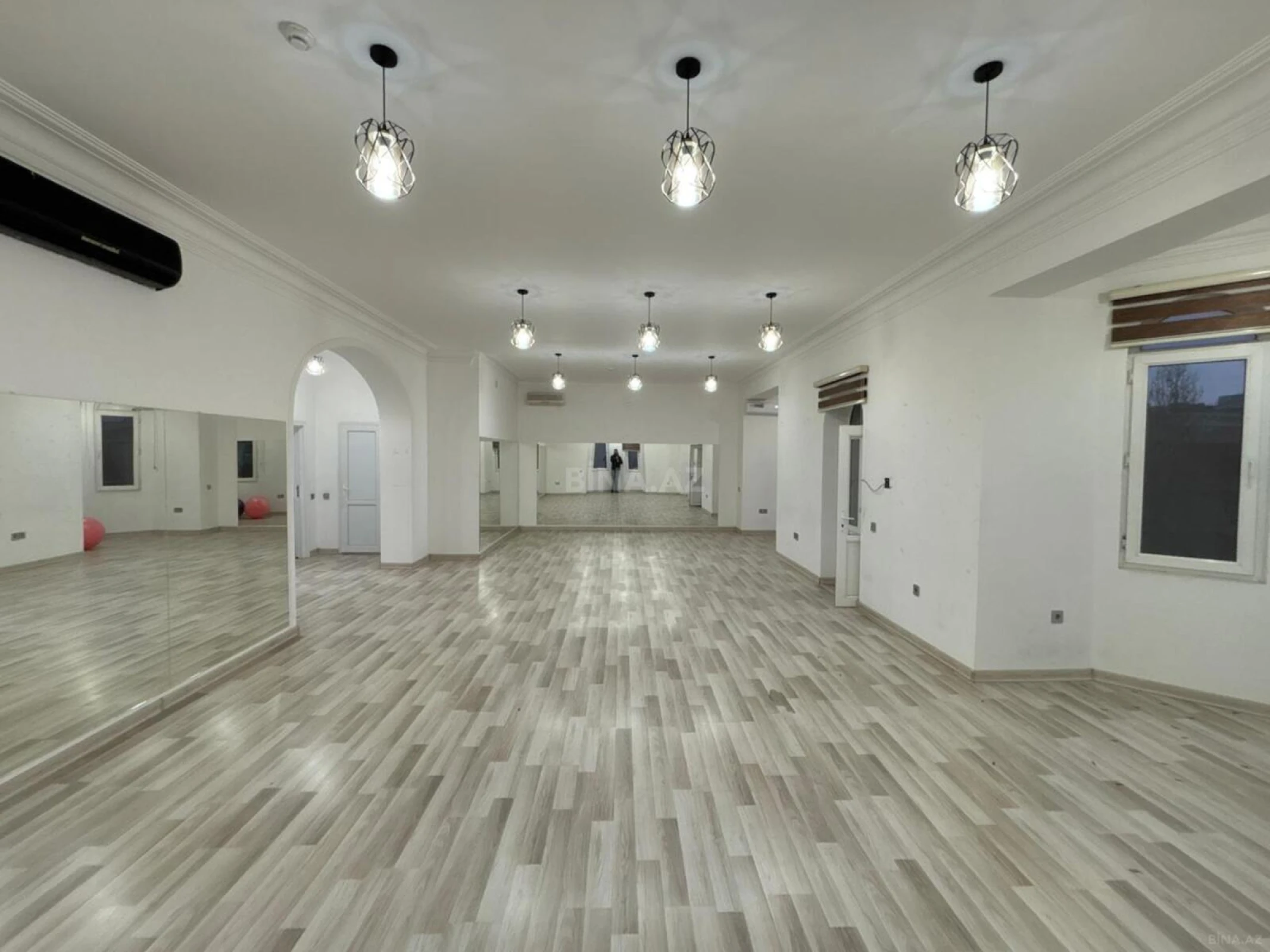 Kirayə verilir 3 otaqlı ofis 125 m²