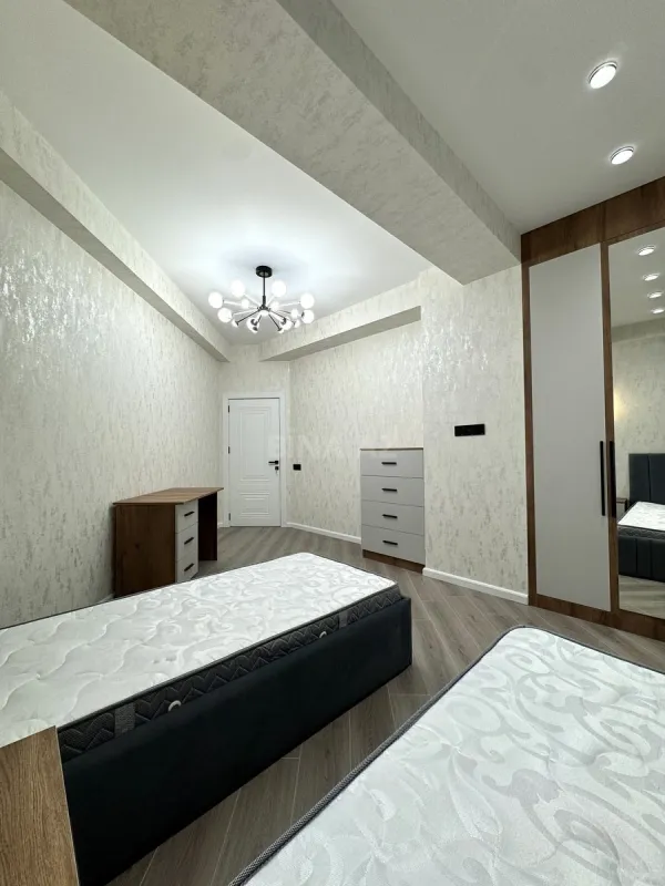 Satılır 3 otaqlı mənzil 107 m²