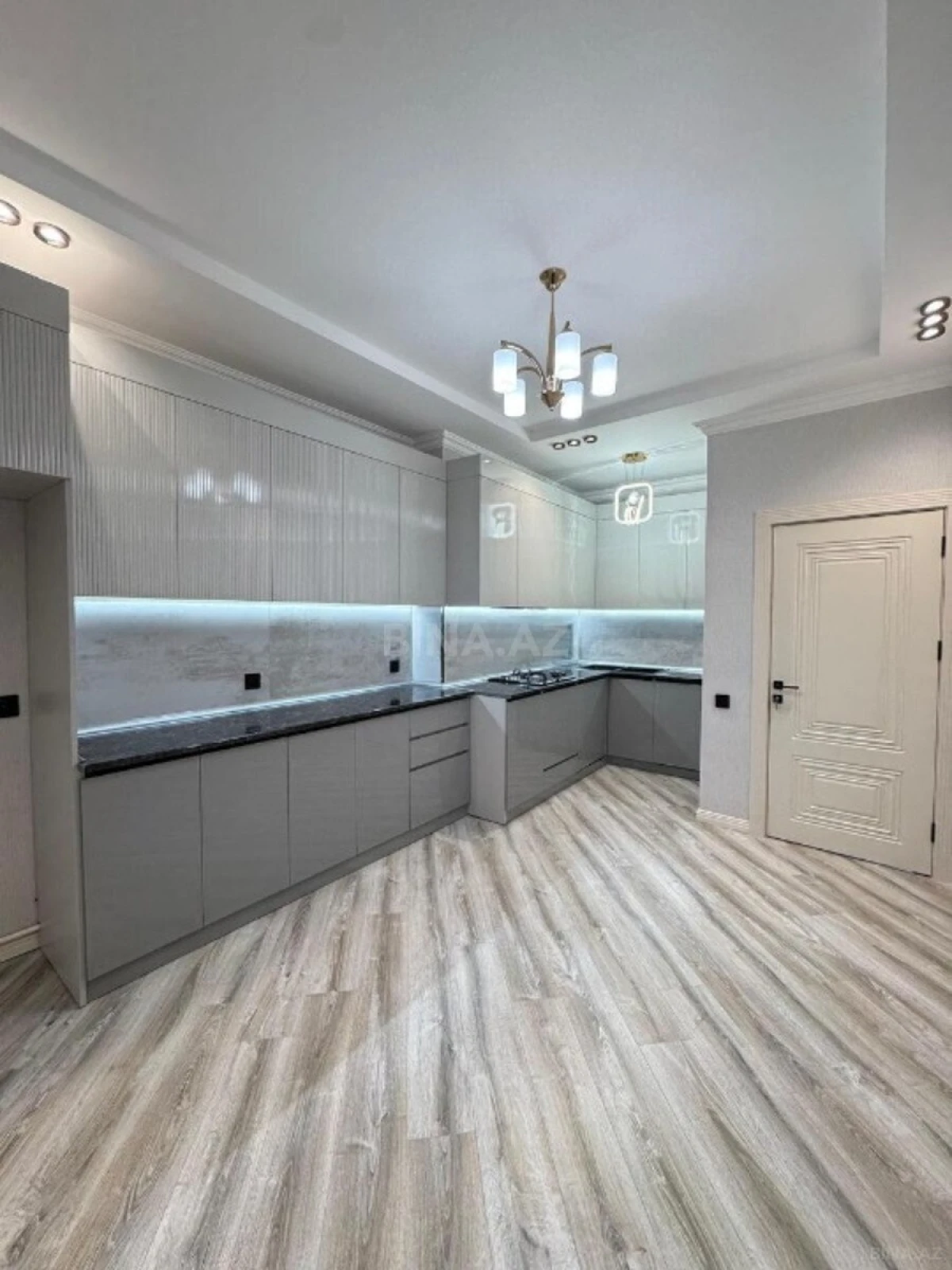 Satılır 3 otaqlı mənzil 96 m²
