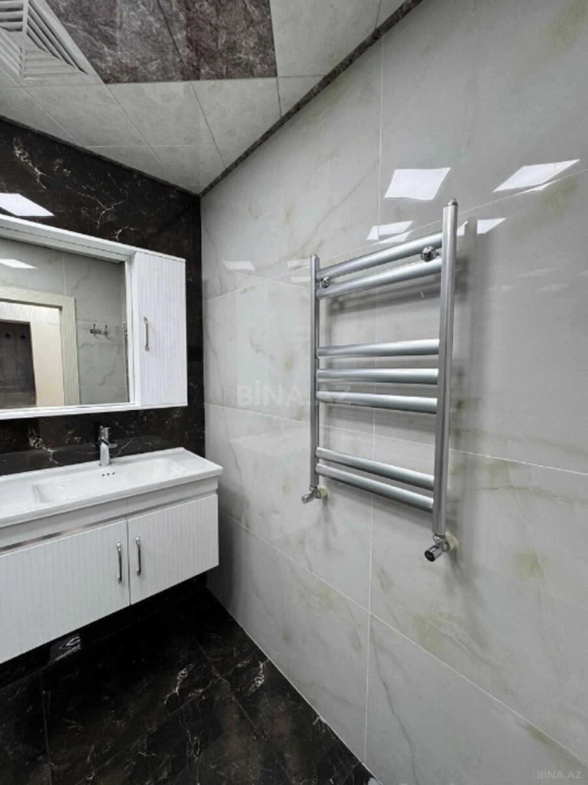 Satılır 3 otaqlı mənzil 96 m²