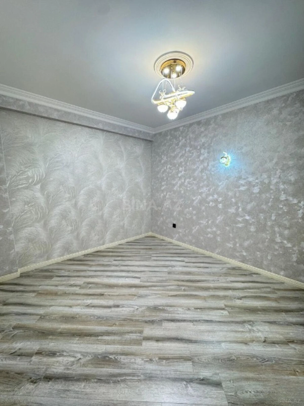 Satılır 3 otaqlı mənzil 96 m²