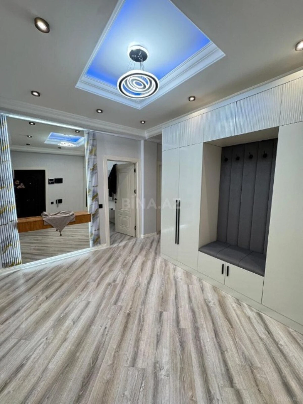 Satılır 3 otaqlı mənzil 96 m²