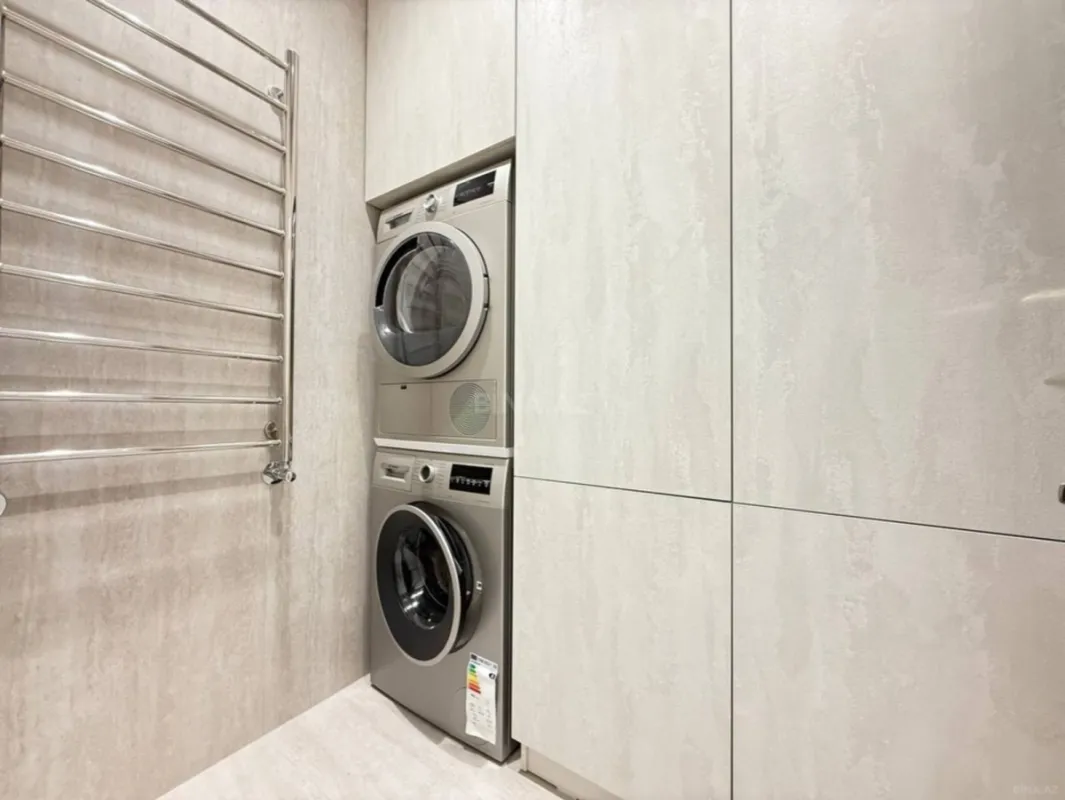 Kirayə verilir 3 otaqlı mənzil 130 m²