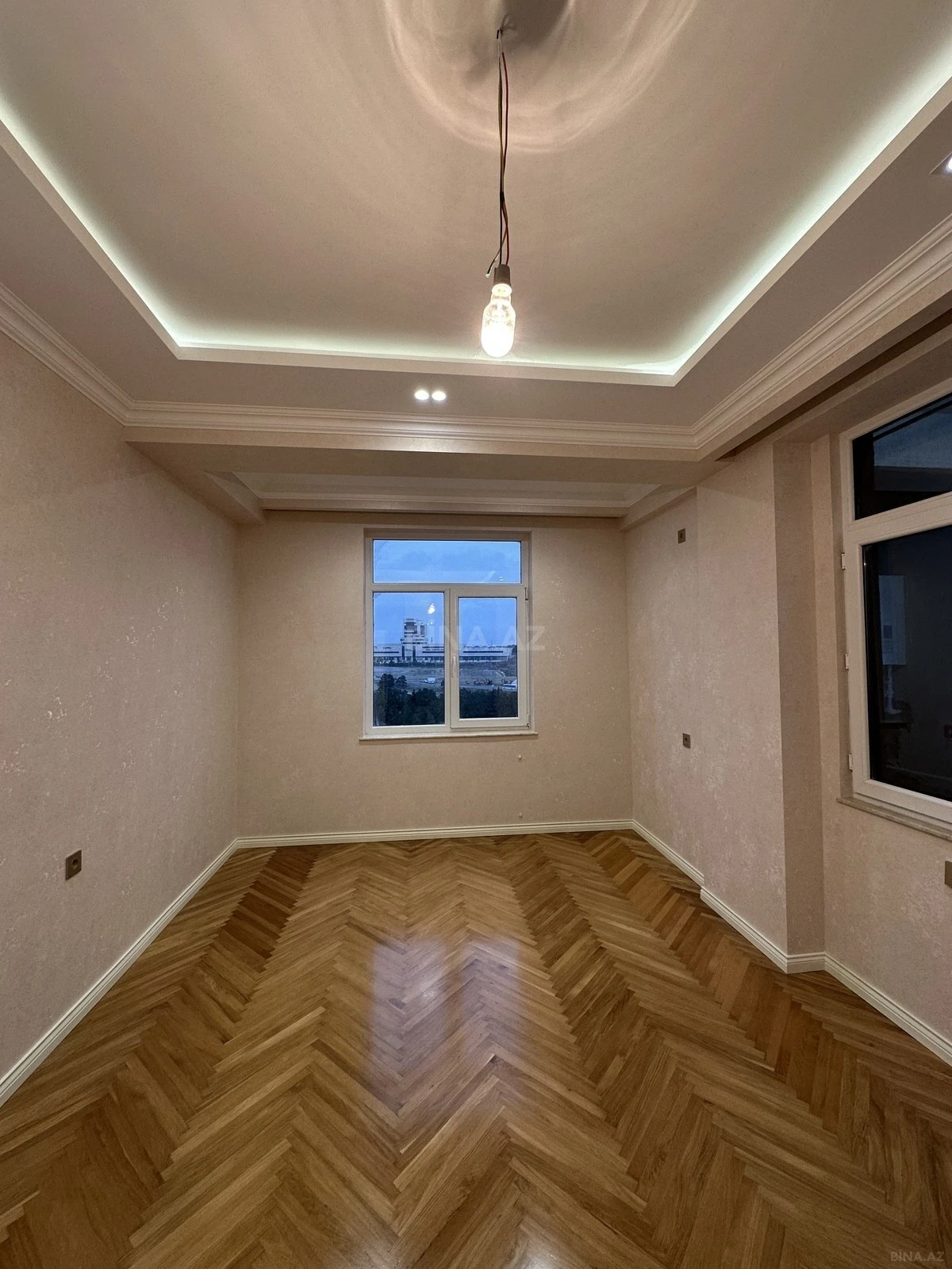 Satılır 3 otaqlı mənzil 107 m²