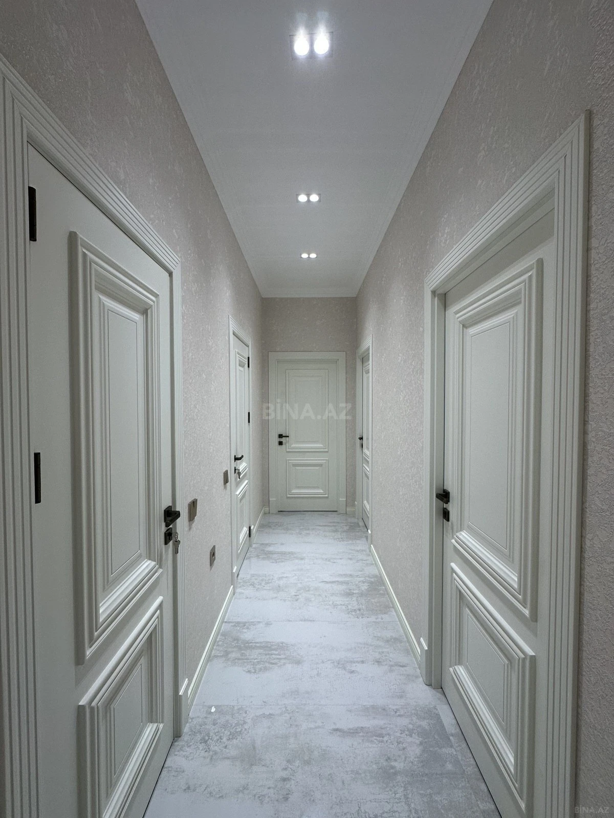 Satılır 3 otaqlı mənzil 107 m²