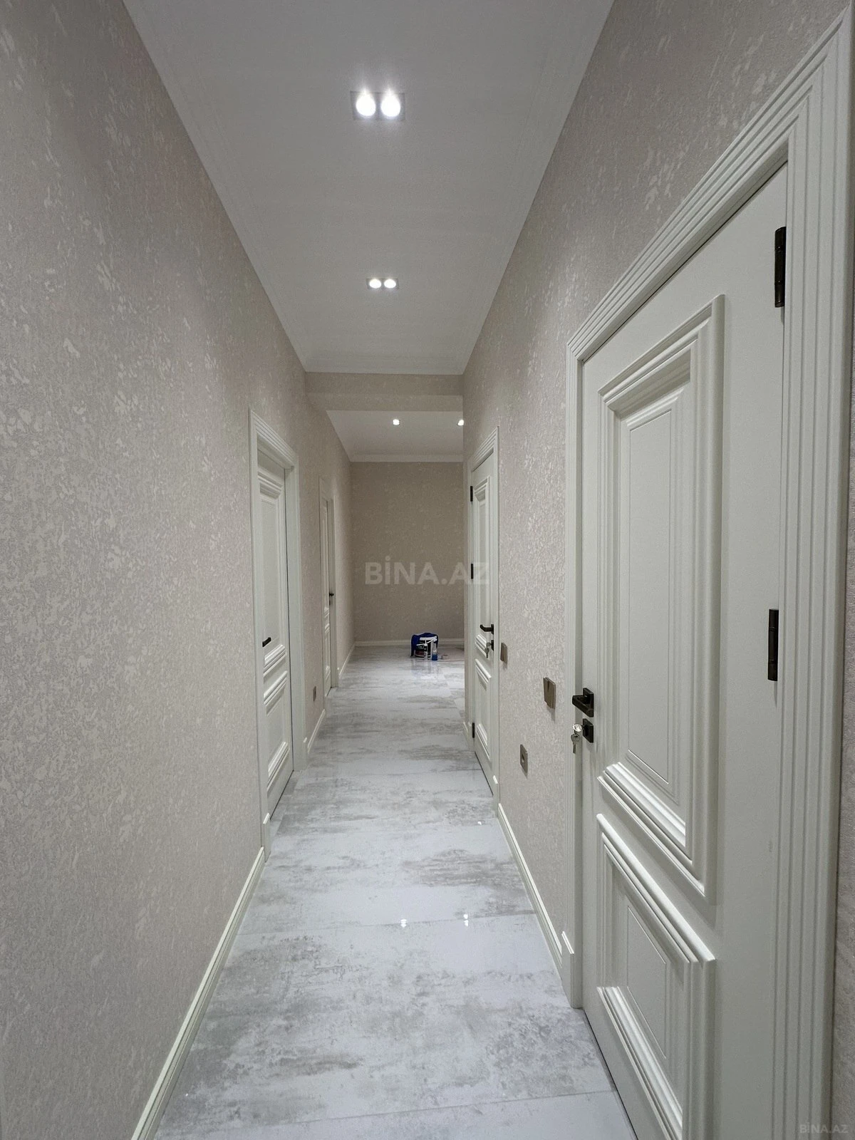 Satılır 3 otaqlı mənzil 107 m²