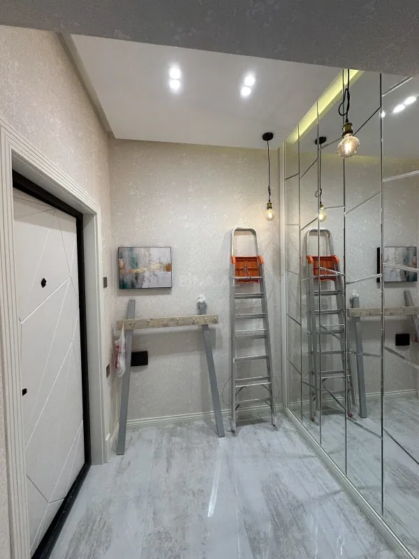 Satılır 3 otaqlı mənzil 107 m²