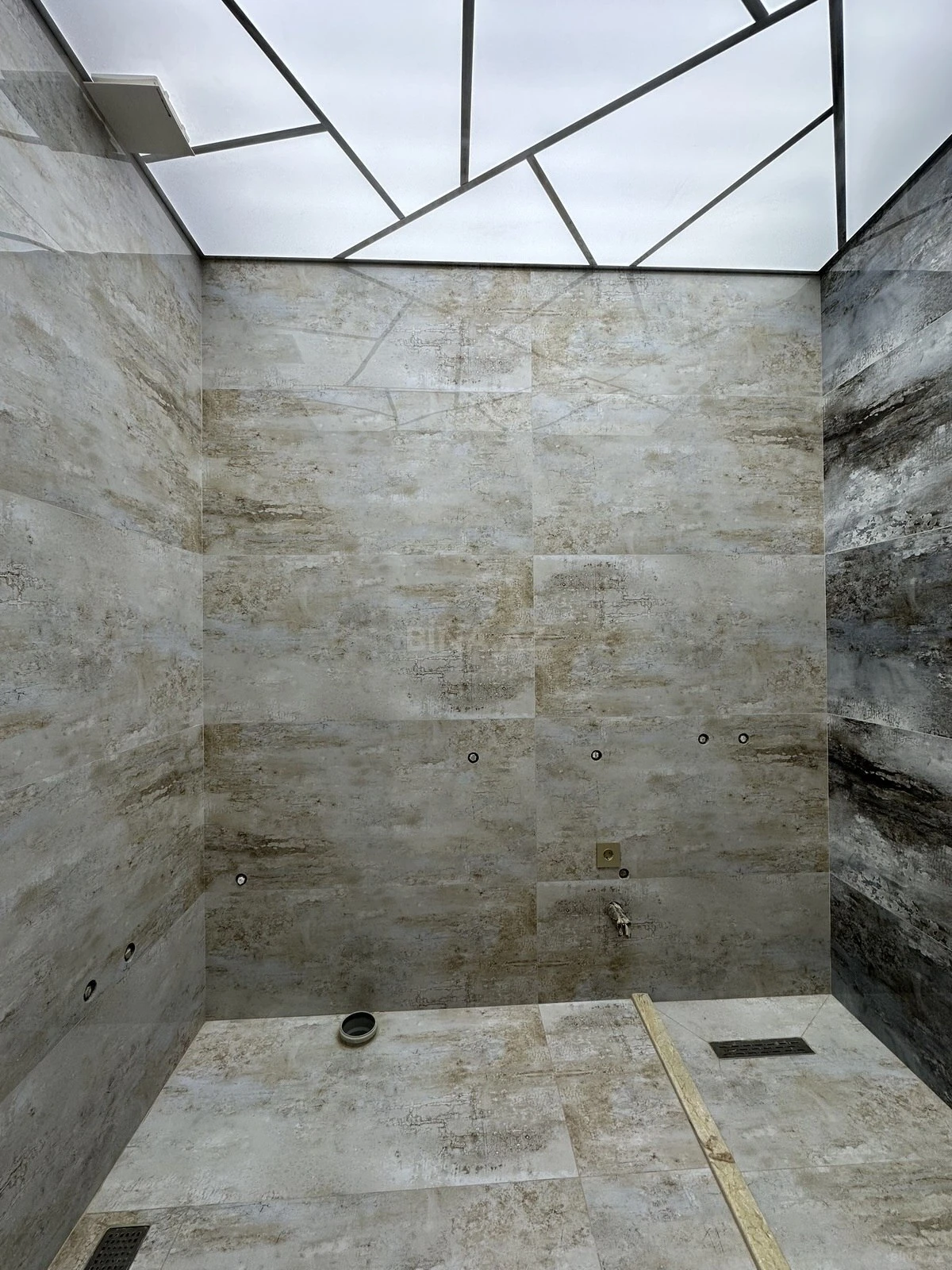 Satılır 3 otaqlı mənzil 107 m²