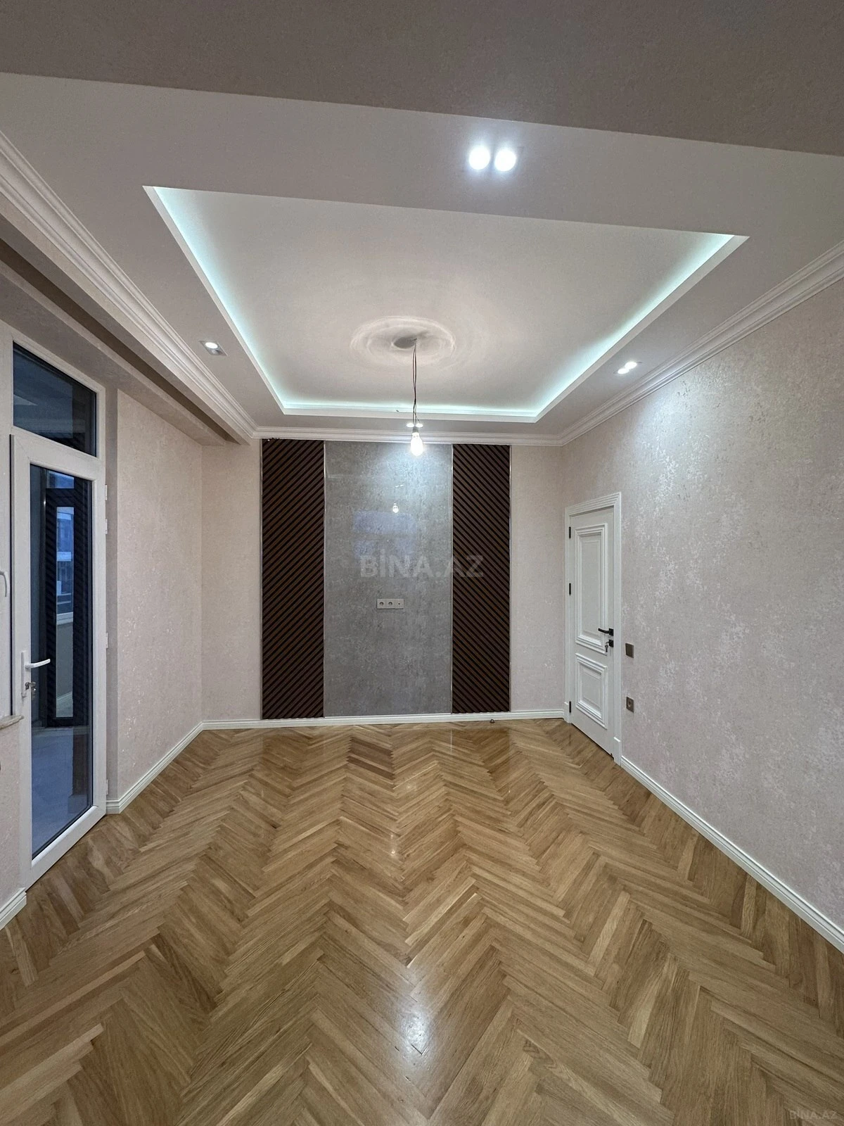 Satılır 3 otaqlı mənzil 107 m²