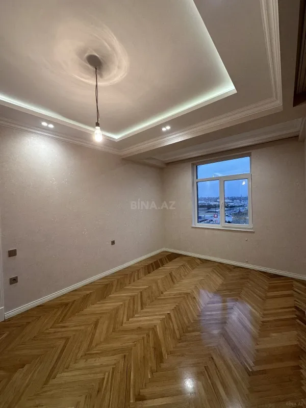 Satılır 3 otaqlı mənzil 107 m²