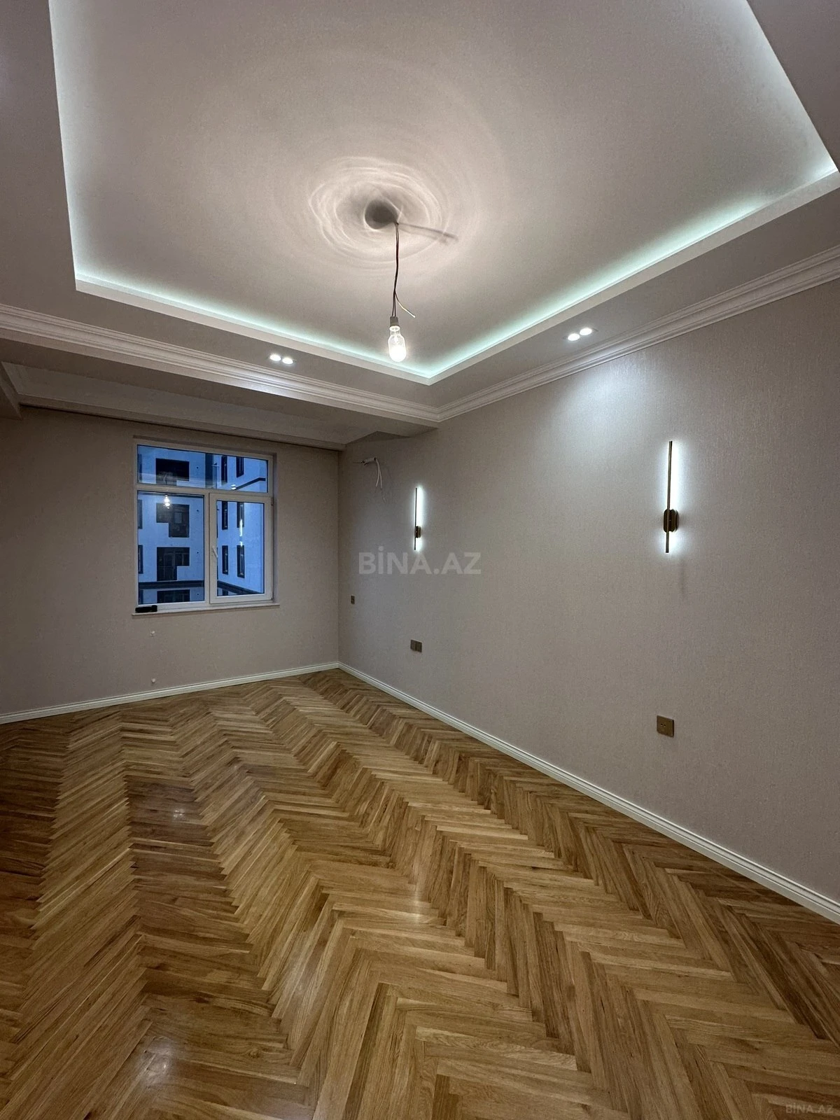 Satılır 3 otaqlı mənzil 107 m²