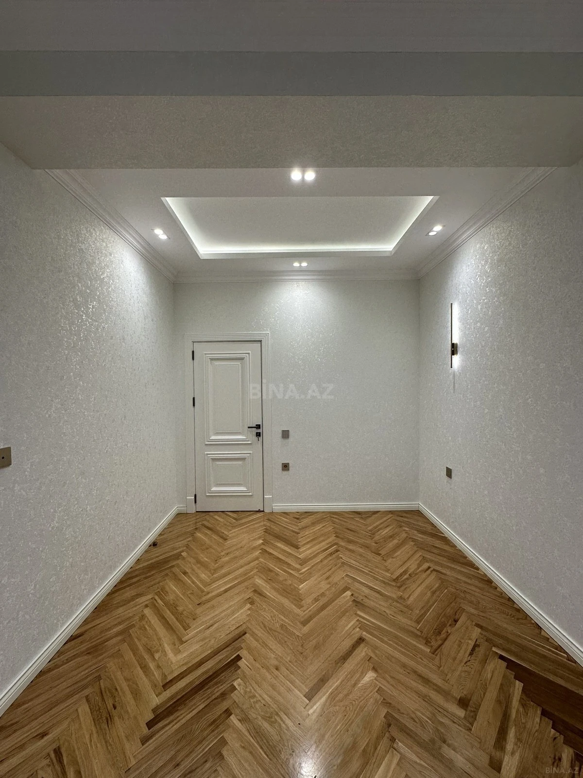 Satılır 3 otaqlı mənzil 107 m²