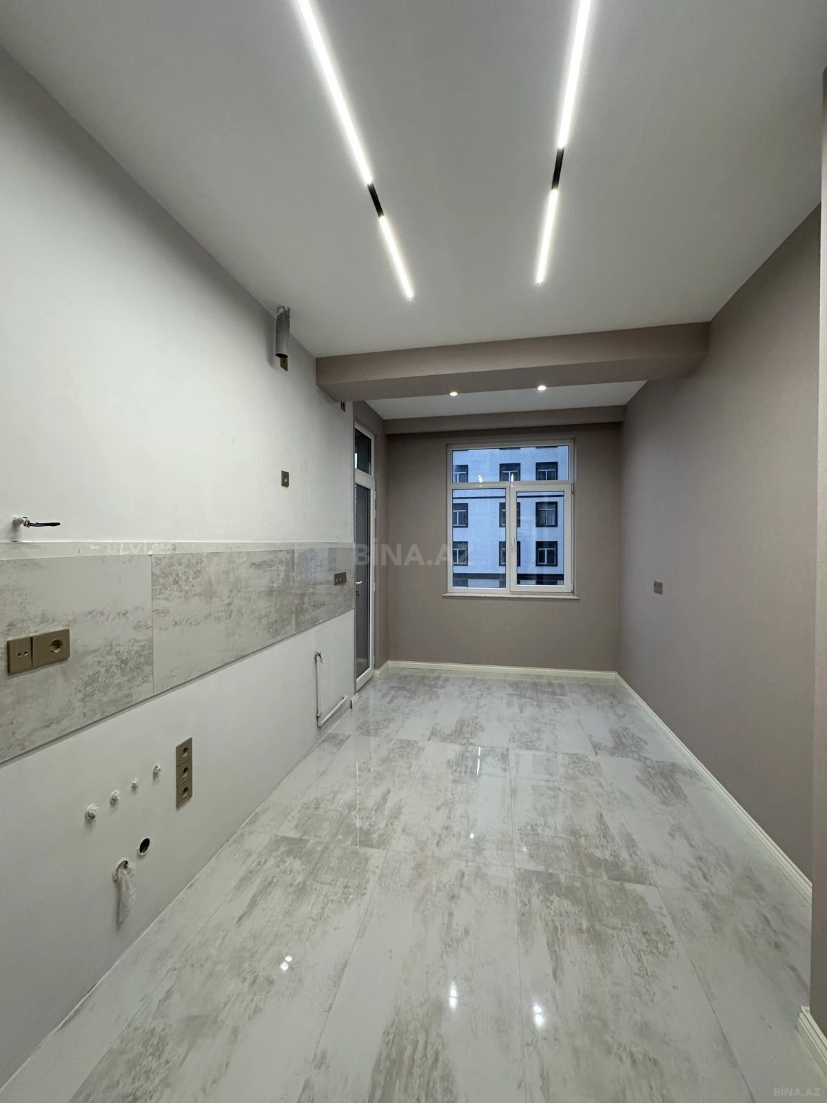 Satılır 3 otaqlı mənzil 107 m²