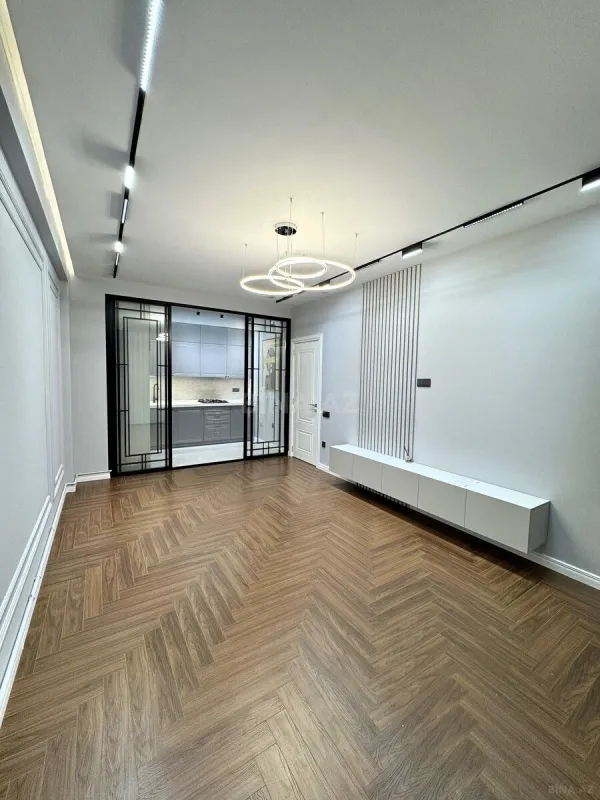 Satılır 3 otaqlı mənzil 98 m²