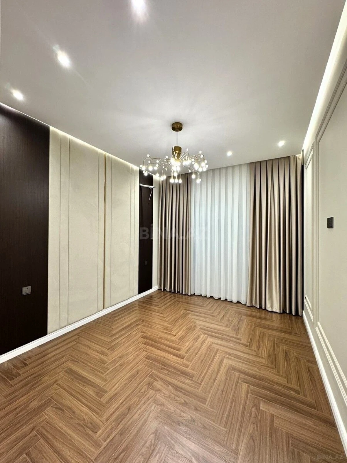 Satılır 3 otaqlı mənzil 98 m²