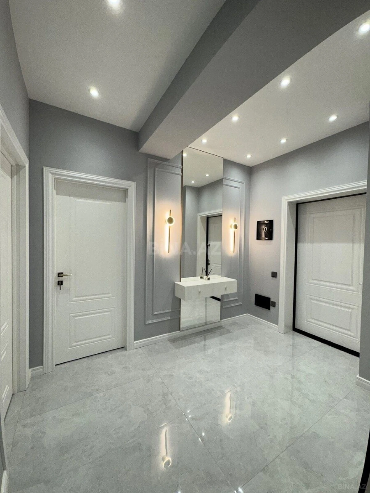 Satılır 3 otaqlı mənzil 98 m²