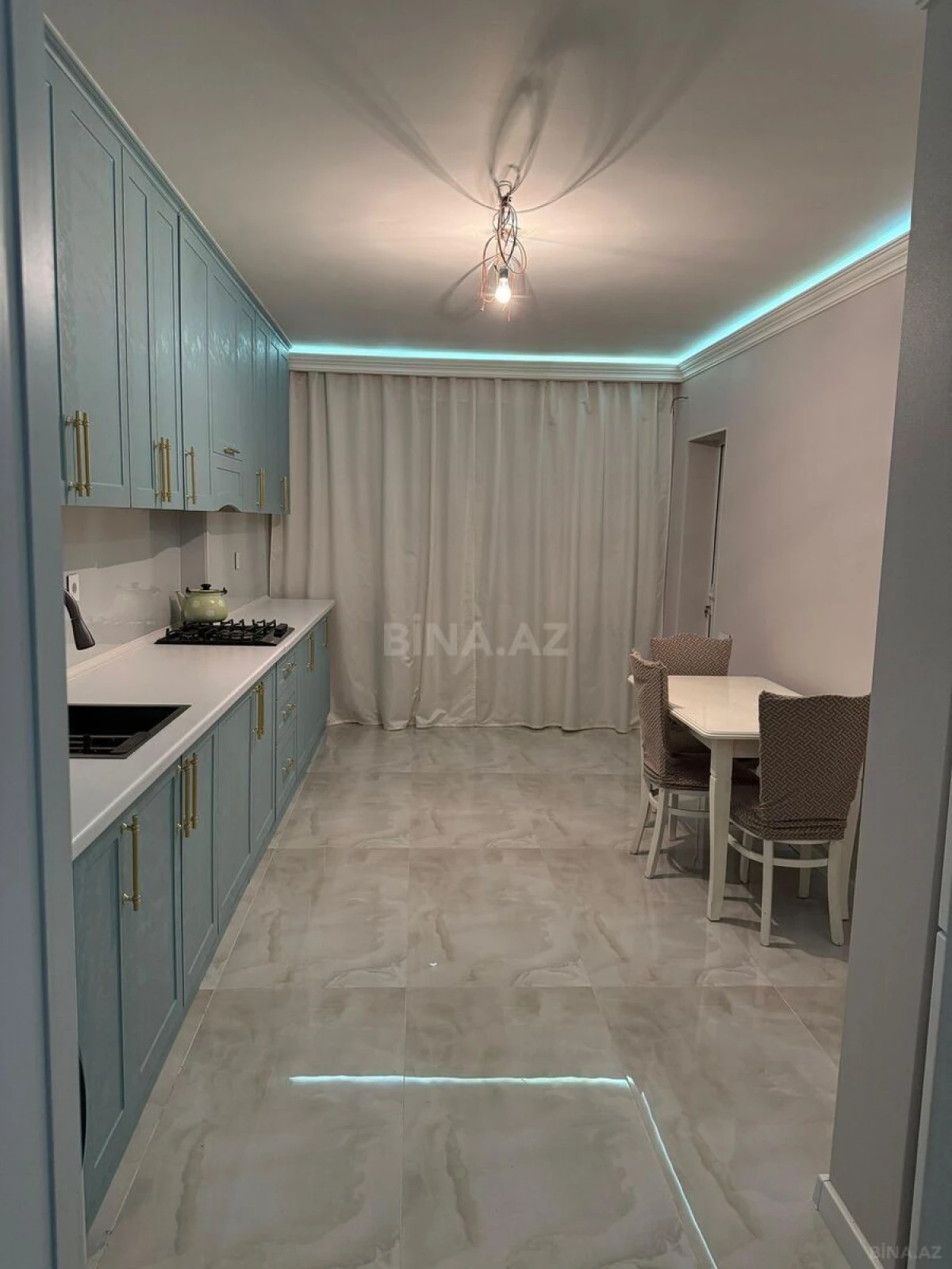 Satılır 5 otaqlı mənzil 120 m²
