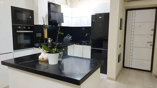 Satılır 2 otaqlı mənzil 68 m²