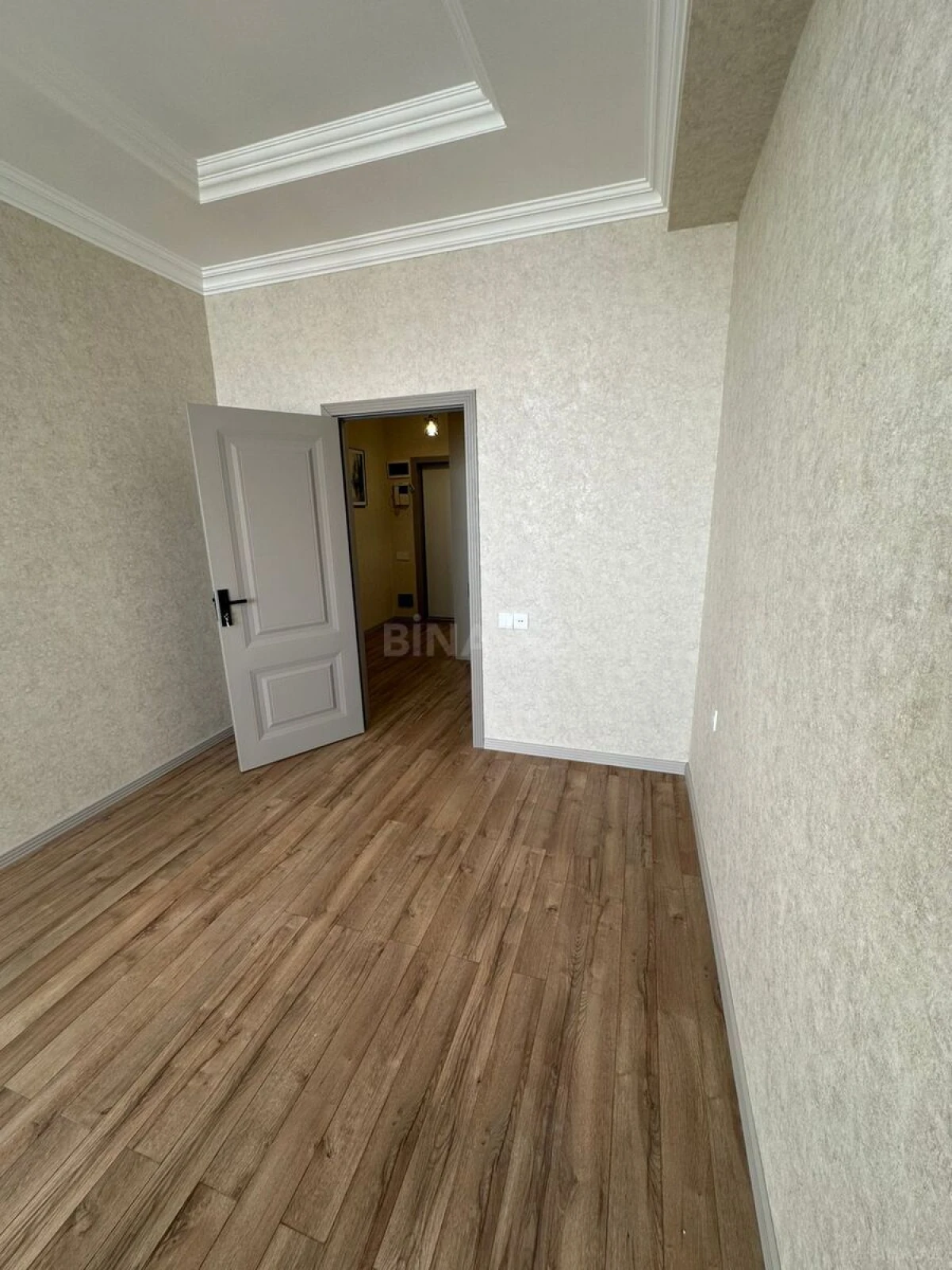 Satılır 3 otaqlı mənzil 96 m²