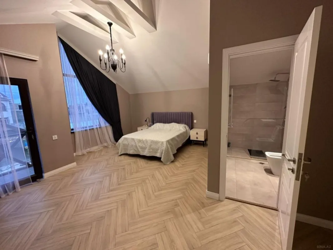 Satılır 5 otaqlı həyət evi 270 m²