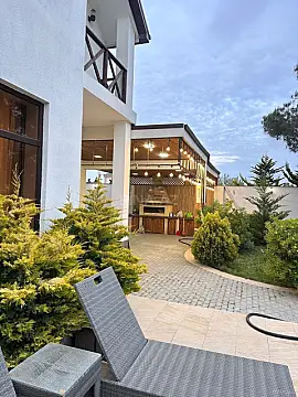 Satılır 5 otaqlı həyət evi 270 m²