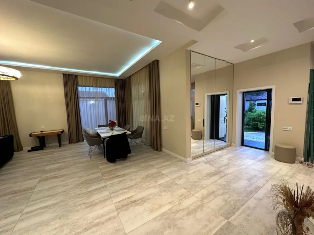 Satılır 5 otaqlı həyət evi 270 m²