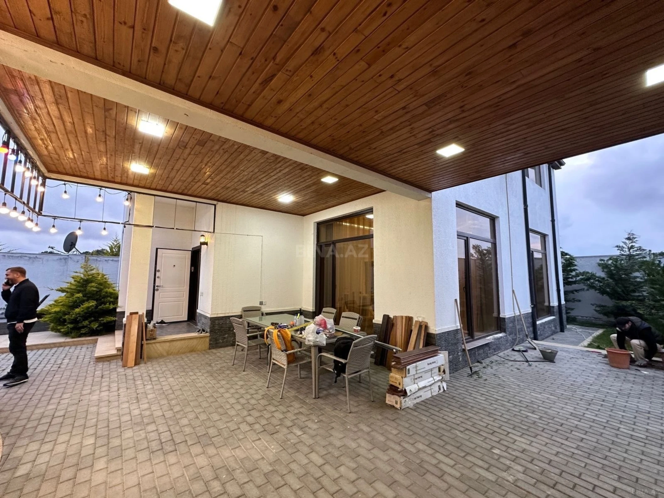 Satılır 5 otaqlı həyət evi 270 m²