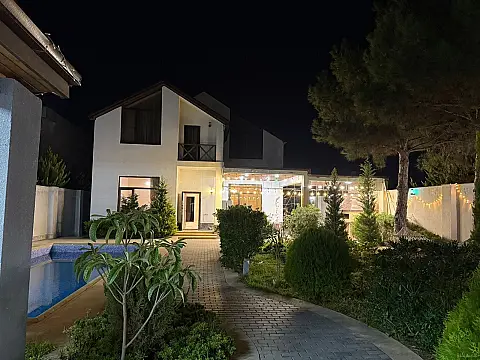 Satılır 5 otaqlı həyət evi 270 m²